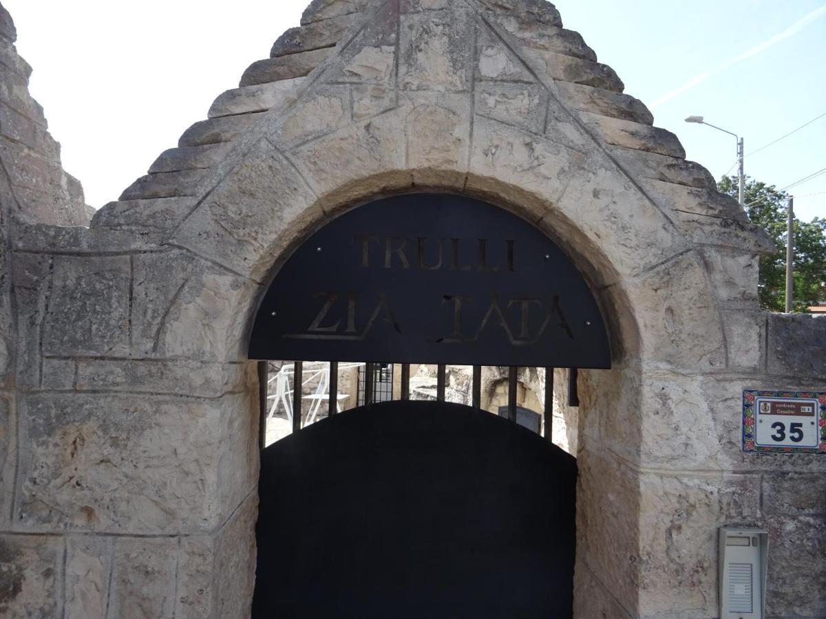 Trulli Di Zia Tata Guest House โลโกโรตอนโด ภายนอก รูปภาพ