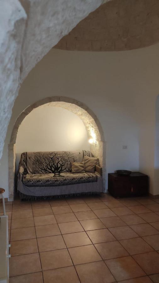Trulli Di Zia Tata Guest House โลโกโรตอนโด ภายนอก รูปภาพ