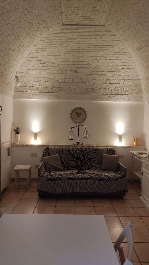 Trulli Di Zia Tata Guest House โลโกโรตอนโด ภายนอก รูปภาพ