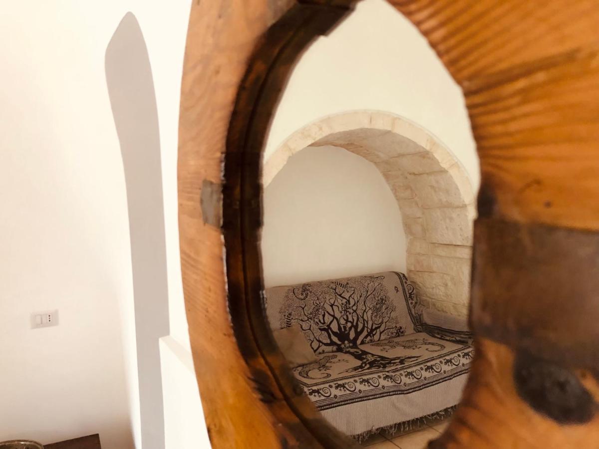 Trulli Di Zia Tata Guest House โลโกโรตอนโด ภายนอก รูปภาพ
