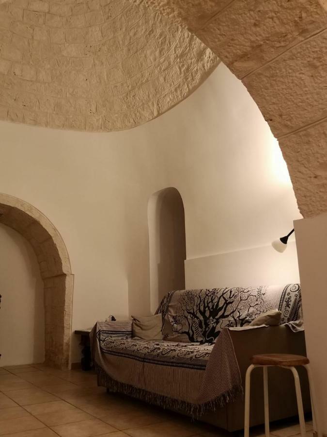 Trulli Di Zia Tata Guest House โลโกโรตอนโด ภายนอก รูปภาพ