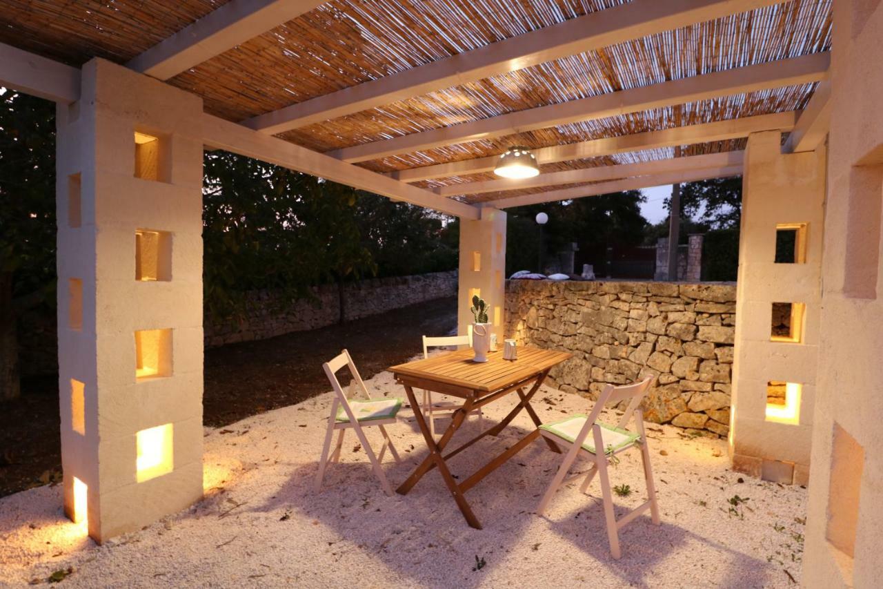 Trulli Di Zia Tata Guest House โลโกโรตอนโด ภายนอก รูปภาพ